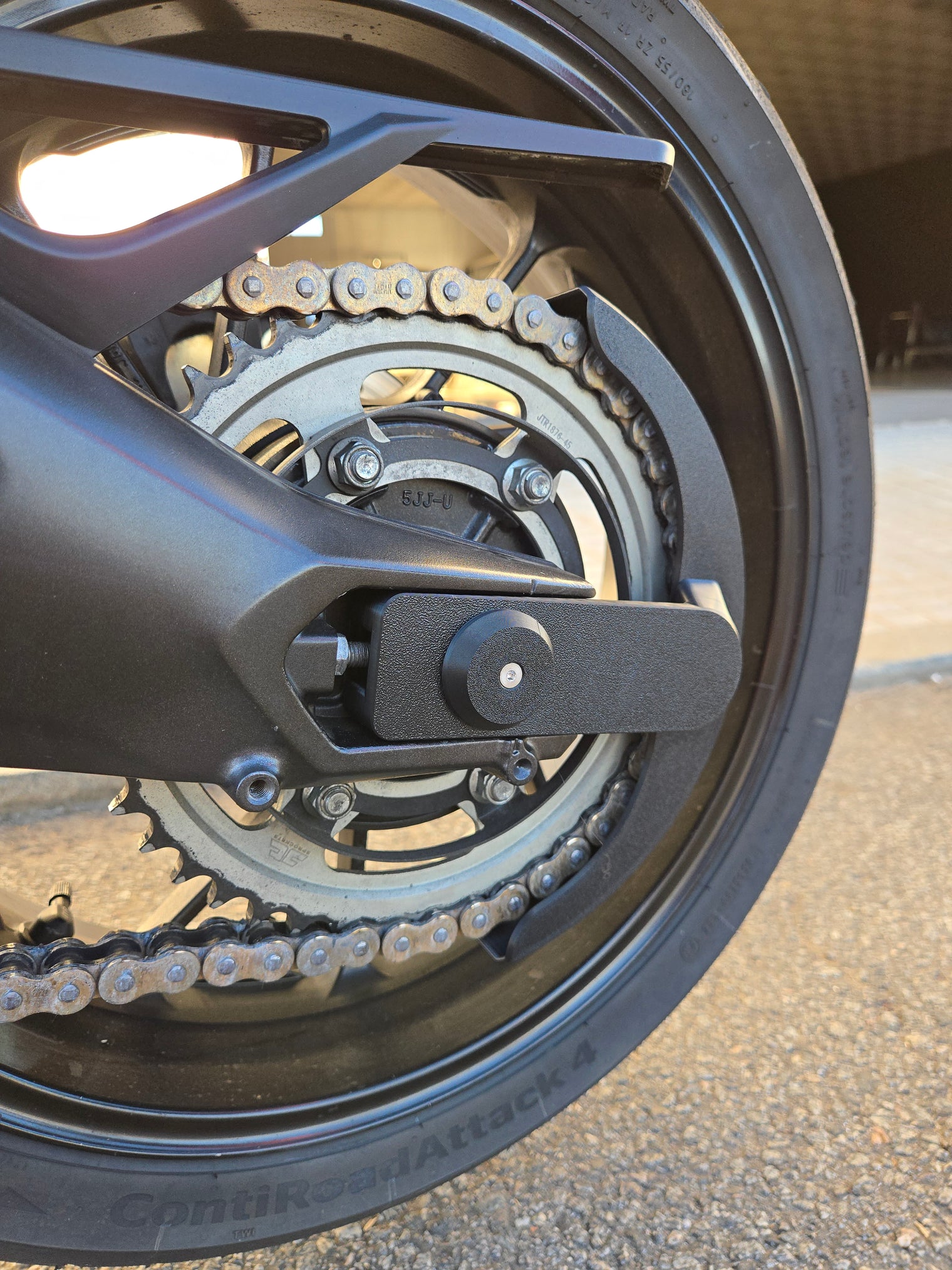 Cubre Cadena Yamaha Tracer 9