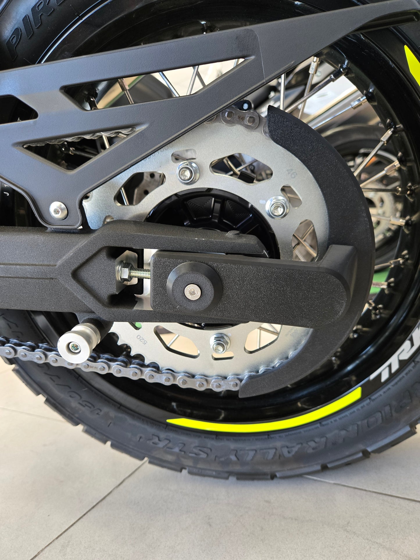 Cubre Cadena Benelli TRK 702