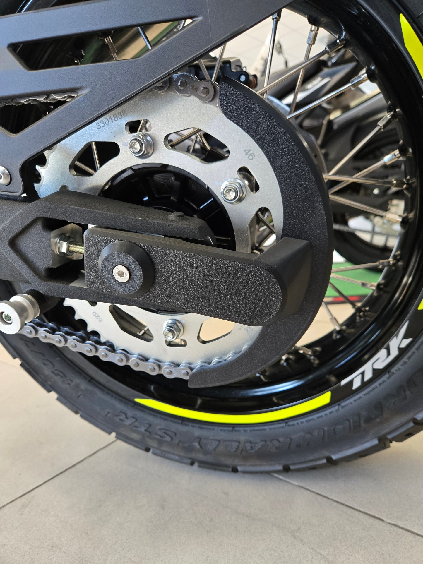 Cubre Cadena Benelli TRK 702