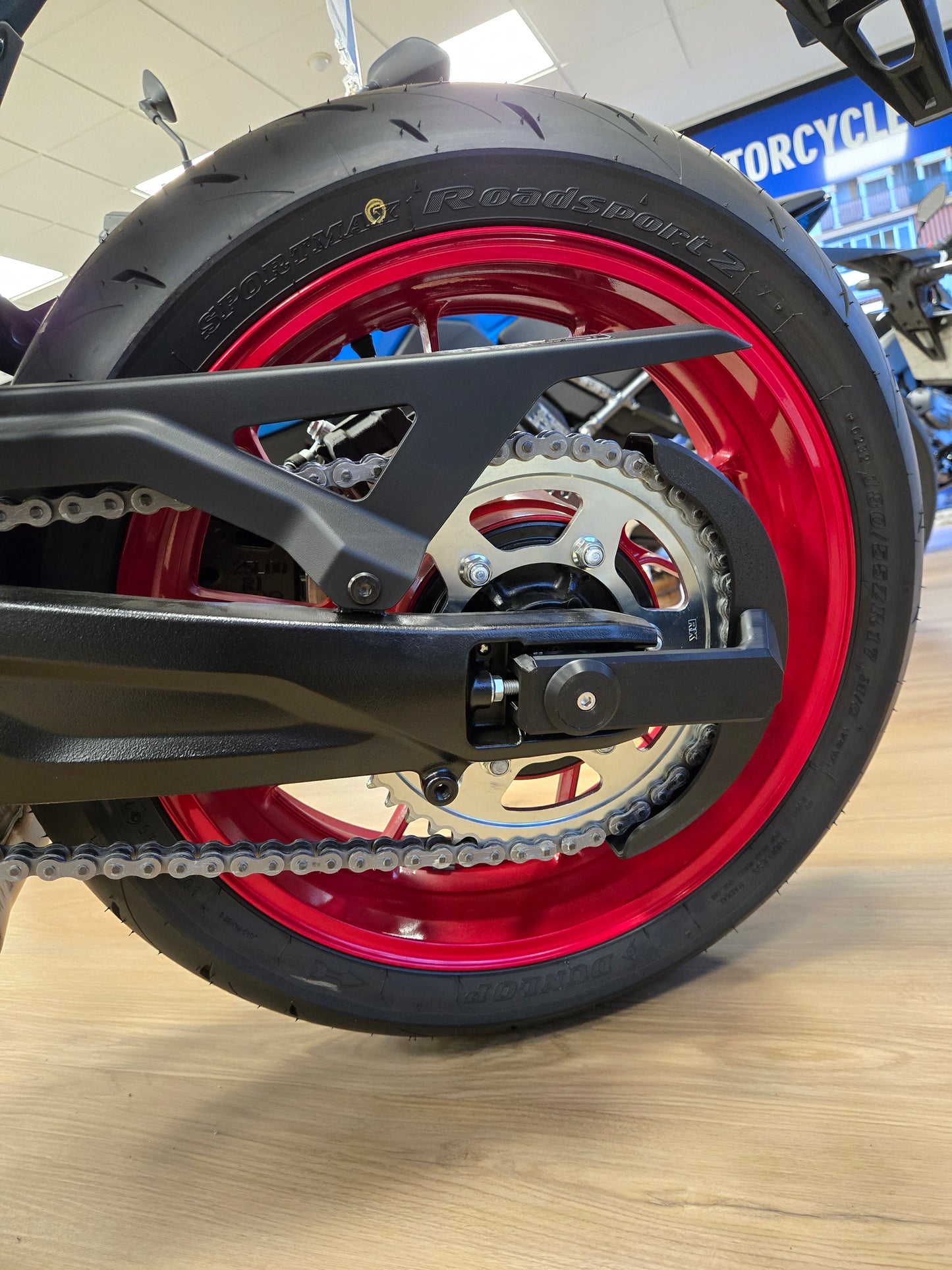 Cubrecadenas Suzuki GSX 8