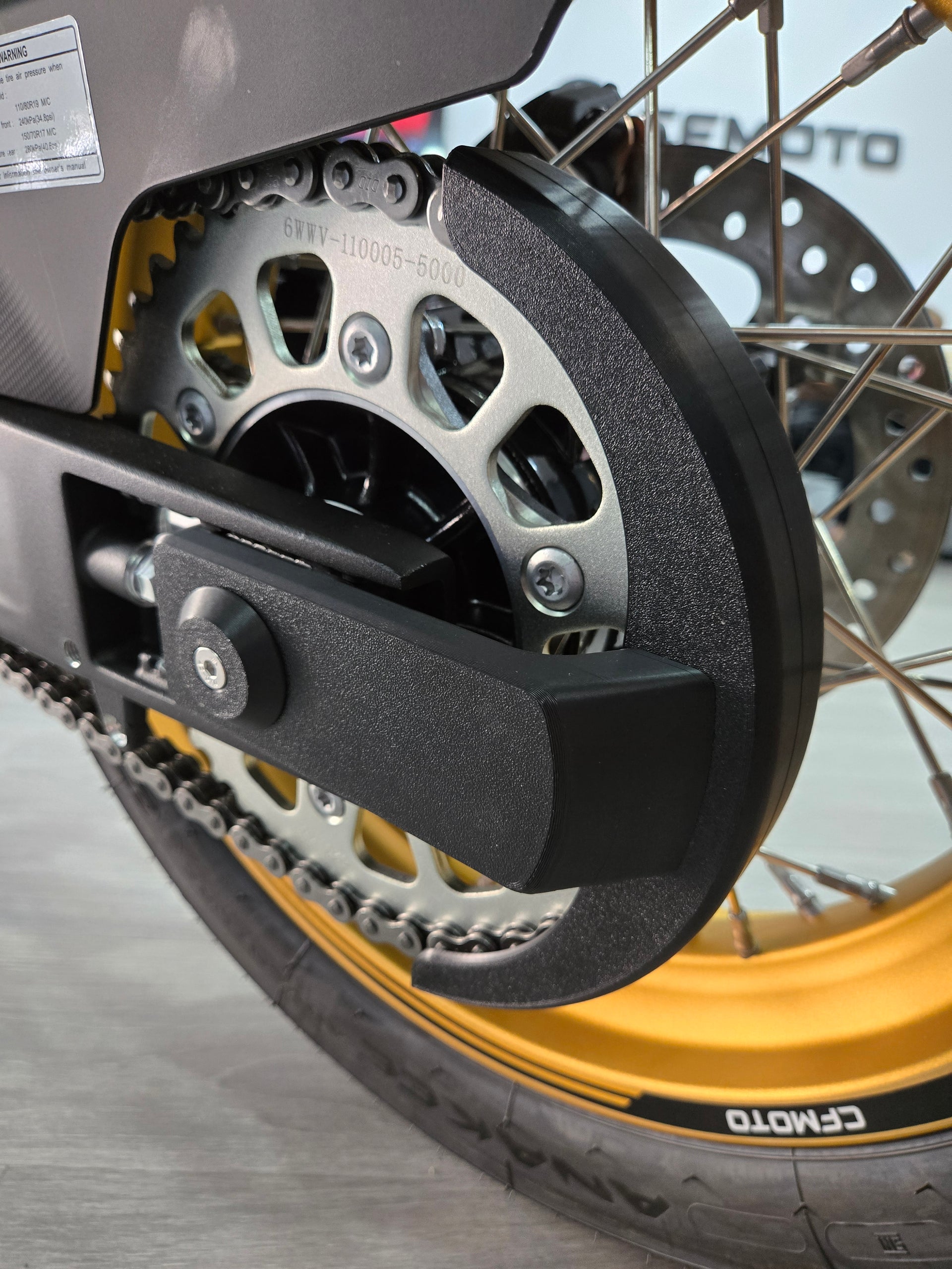 KTM 1290 Super Adventure Kettenschutz – AC_INGENIERIA